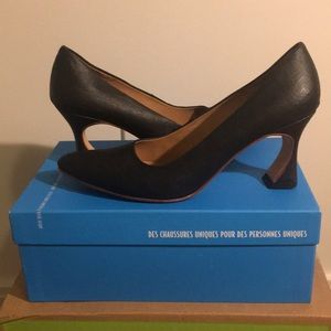 JOHN FLUEVOG DESMOND pointed toe unique PUMPS